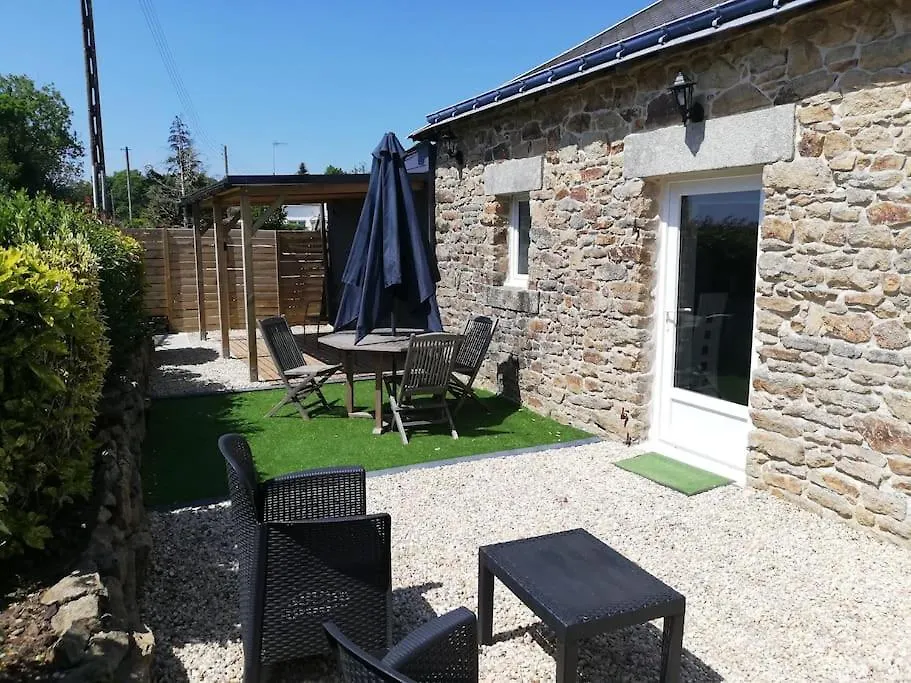 Holiday home Kerguil-Edouard Charmante Longere En Pierres Refaite A Neuf Moelan-sur-Mer